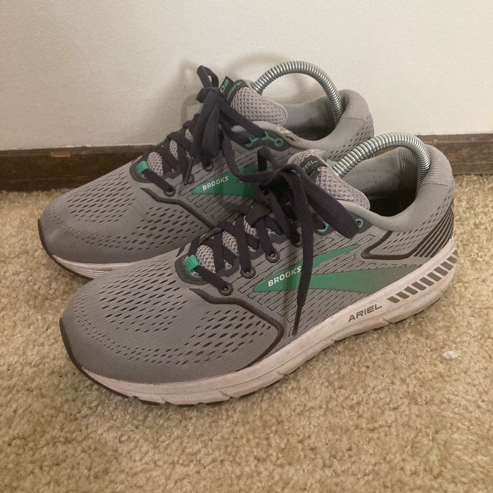 Brooks Ariel 20. Women’s 9.5